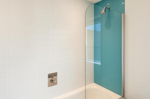 King's Cross Deluxe Serviced Apartments - image 12