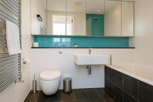 King's Cross Deluxe Serviced Apartments - image 11