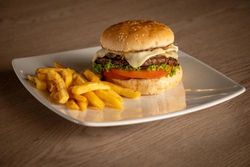 Food and beverages, Hotel Las Palmeras in Villeta