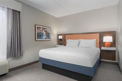 Hampton Inn Altoona - image 2