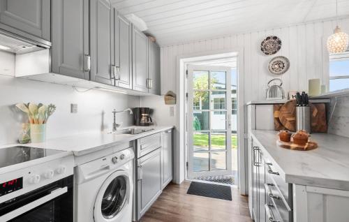 Kitchen, Holiday Home Linningvej in Hemmet