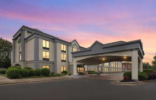 Wingate by Wyndham Greensboro-Coliseum in Greensboro, USA