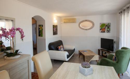 Hotel et Appart Hotel Les Flots Bleus in Antheor