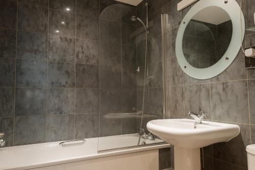 Still Life - Vauxhall - image 12