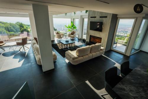 ทัศนียภาพ, Villa Alpha Familiare in พริซเซ่น