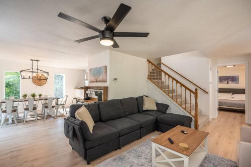 . Updated Large River Front Home with Hot Tub