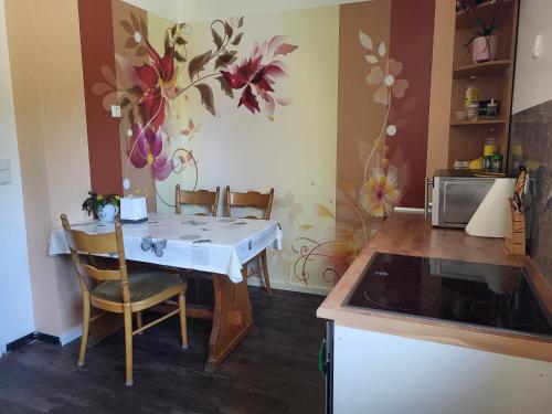 Seelze-Letter Monteurzimmer / Apartment / Messezimmer Room Type - Double or Twin Room - Disability Access
