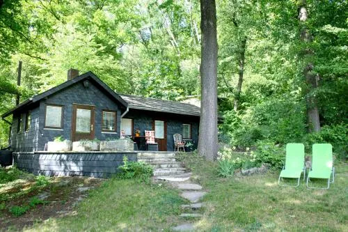 Waldsaumhütte mit Ausblick in Pirna, Deutschland