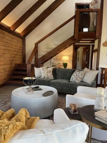 The Barton House - Luxury Mountain Chalet