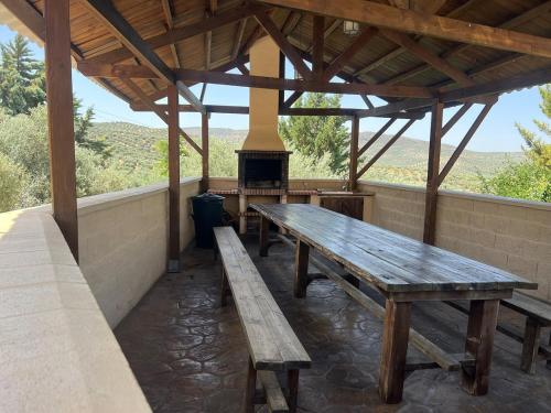 Relax y piscina privada para familias in Cuevas de San Marcos