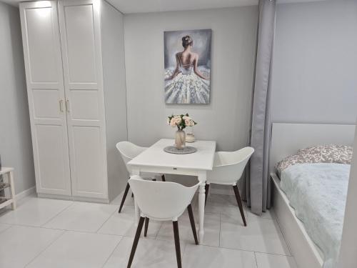 NEW STORY Apartment