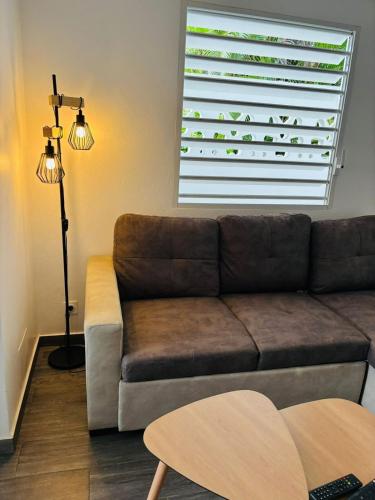 Tropikana 2-Bedroom Comfort House in เรอมีร์-มงโฌลี