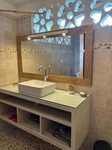 Tropikana 2-Bedroom Comfort House in เรอมีร์-มงโฌลี