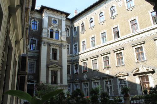 Omega Guesthouse Budapest - main image