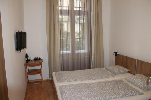 Omega Guesthouse Budapest - image 8
