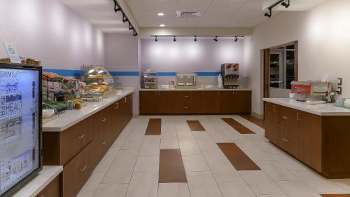 Holiday Inn Express & Suites - Tampa East - Ybor City, an IHG Hotel in Tampa, USA