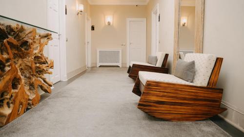 Double Room image 10
