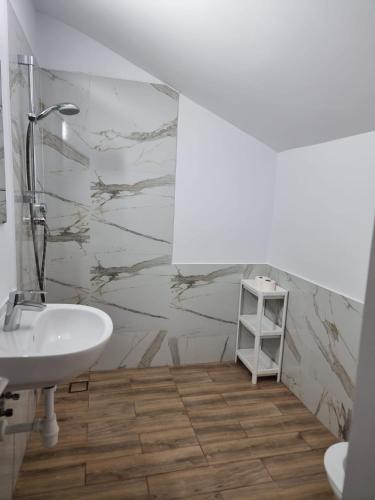 Triple Room image 8