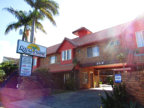 Entrance, Royal Palms Motor Inn in Coffs Harbour