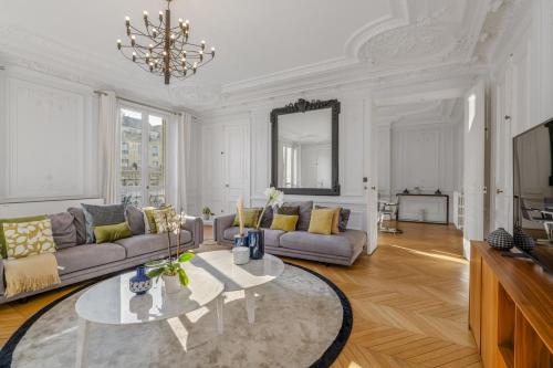 The Parisian Beauty - Ultra Luxury - image 6