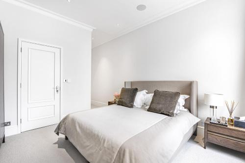 Stylish South Kensington Home - image 14