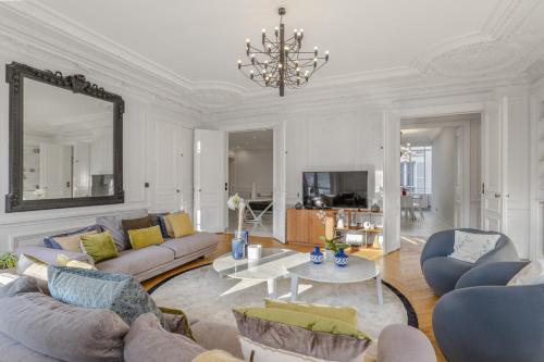 The Parisian Beauty - Ultra Luxury - image 11