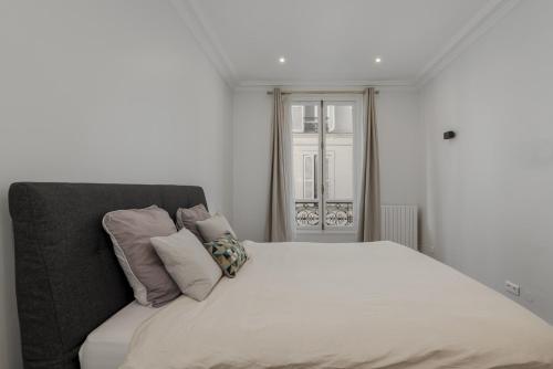 Luxury 5 Bed Residence - Opposite Arc de Triomphe - image 12