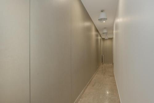 Luxury 5 Bed Residence - Opposite Arc de Triomphe - image 3