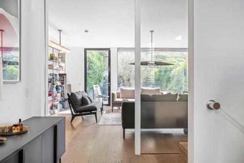 Ultra Luxury Chelsea Home Large Garden - image 5