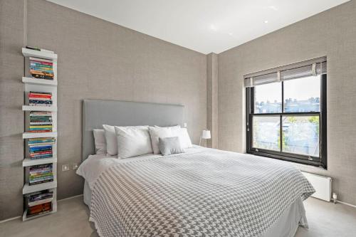 Ultra Luxury Chelsea Home Large Garden - image 3