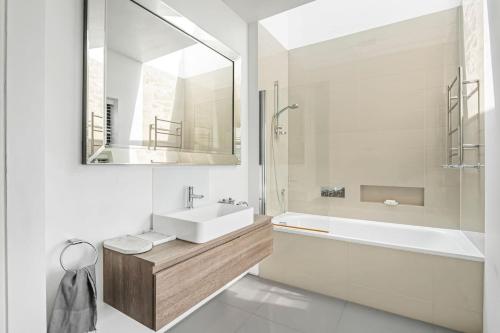 Ultra Luxury Chelsea Home Large Garden - image 7