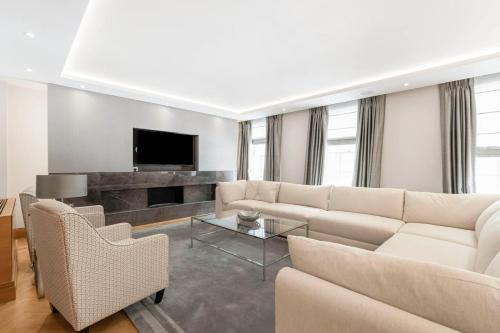 Mayfair Home with Central AC Ultra Luxury - image 2