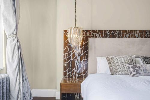 Royal Residence - Steps away from Hyde Park - image 2