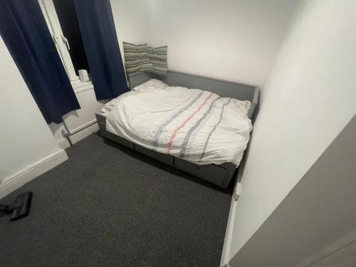 Room in City near Hospital, Кардифф