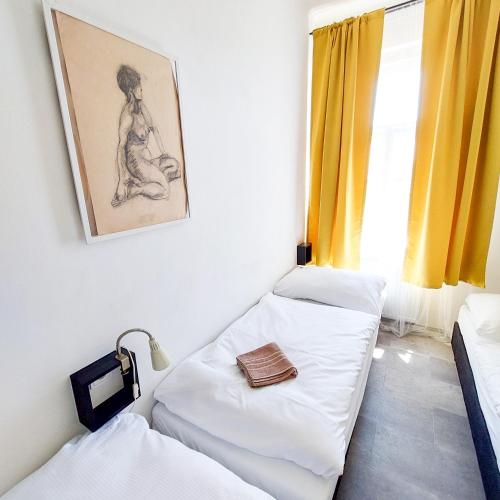 Practical room near the main station H3, Praga