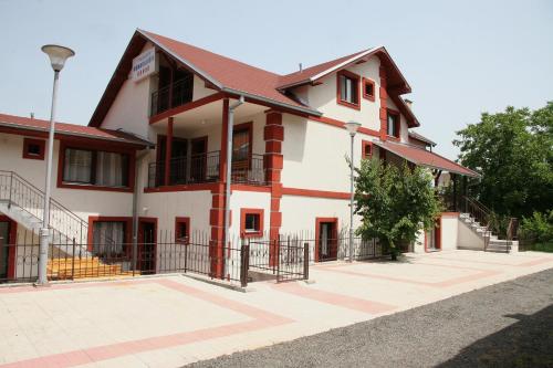 Guest Accommodation Zone - image 3