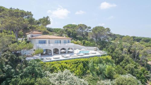 JAMES FCD75 - super exclusive seafront luxury villa in les Parcs de Saint Tropez - image 3