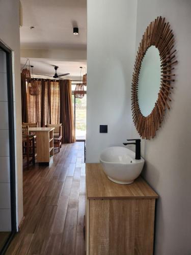 Afro breeze beach apartment 3 in Nyanyanu