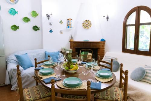 Villa Stella, With Garden, Five Minutes From The Beach - Islas de Cerdeña