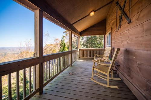 Cabin with amazing long-range mountain views, hot tub, fire pit, EV connection, Boone (zdjęcie 7)