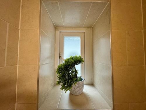 Modern spacious studio with a courtyard located in central London, London (photo 9)