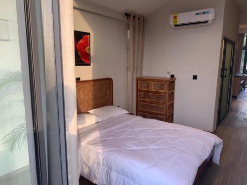 Afro Breeze Beach Apartment 4 in Nyanyanu