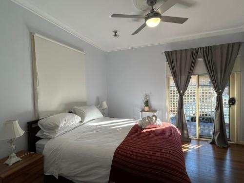 Spacious Stylish Coastal Escape in Forster
