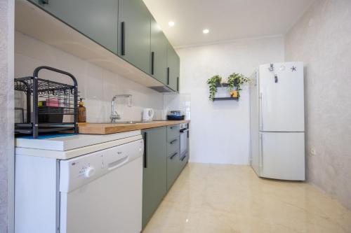 Two-Bedroom Apartment with Terrace and Sea View image 6