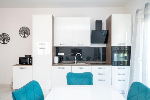 Two-Bedroom Apartment with Balcony image 8