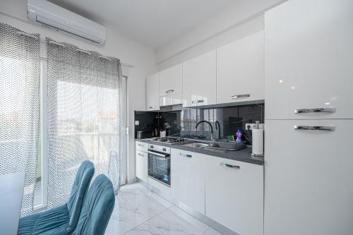 Two-Bedroom Apartment with Balcony image 8