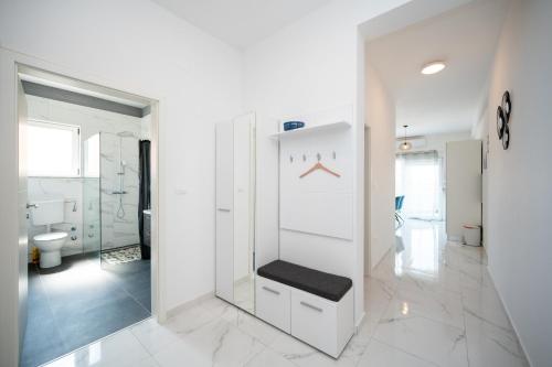 Two-Bedroom Apartment with Balcony image 1