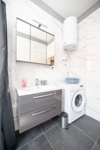 Two-Bedroom Apartment with Balcony image 10