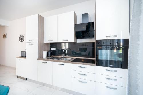 Two-Bedroom Apartment with Balcony image 7