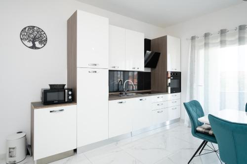 Two-Bedroom Apartment with Balcony image 6